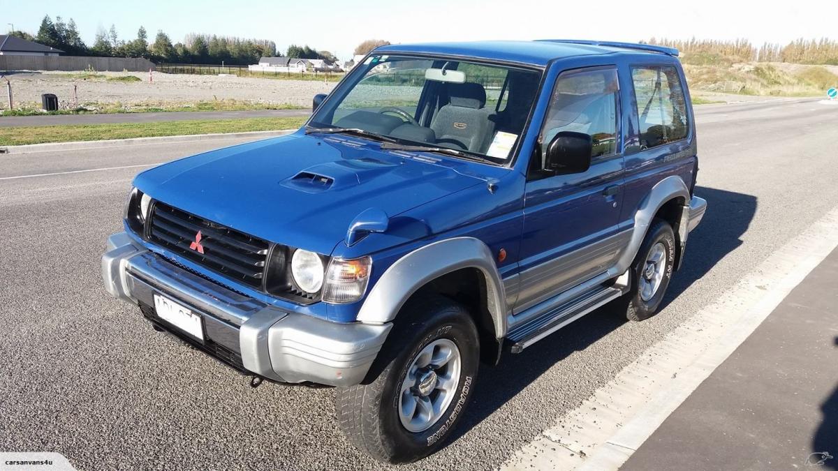 1996 Mitsubishi Pajero Gen 2 GLS SWB | classicregister