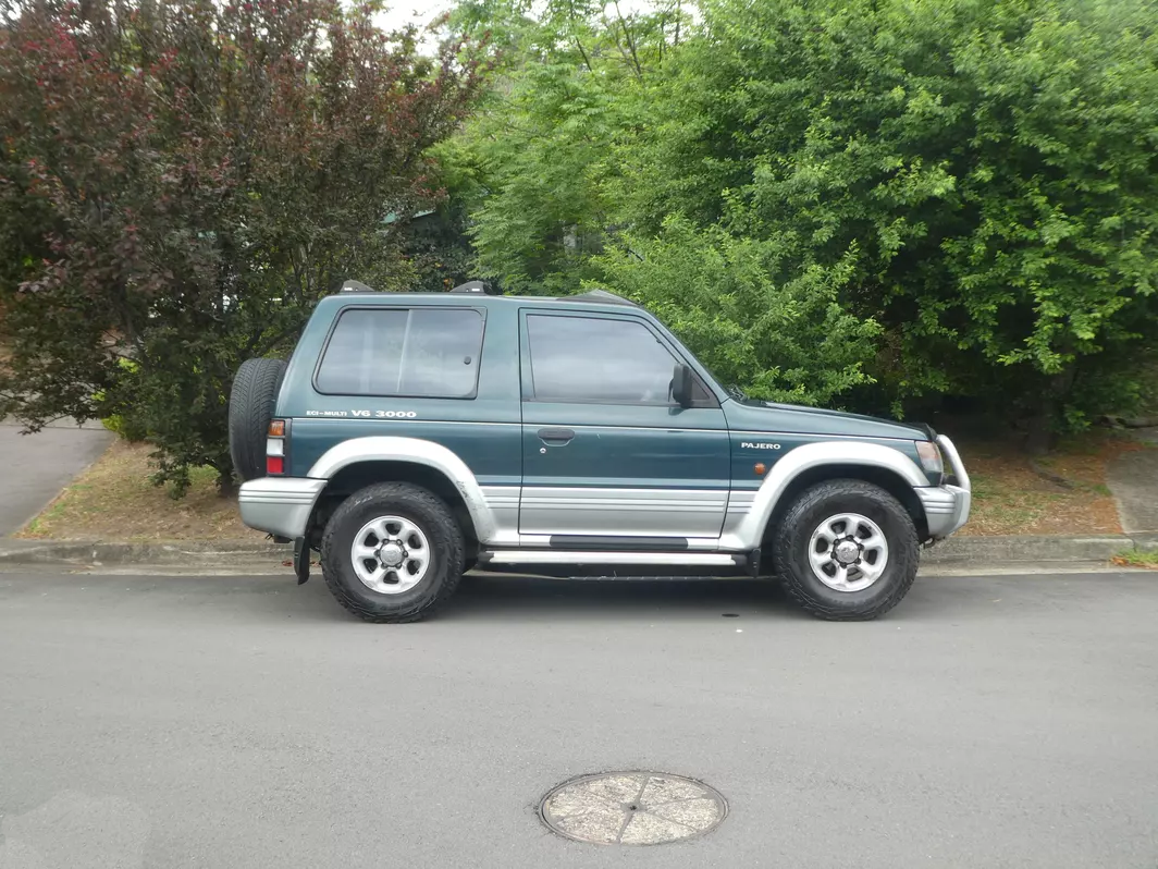 1996 Mitsubishi Pajero Gen 2 GLS SWB | classicregister