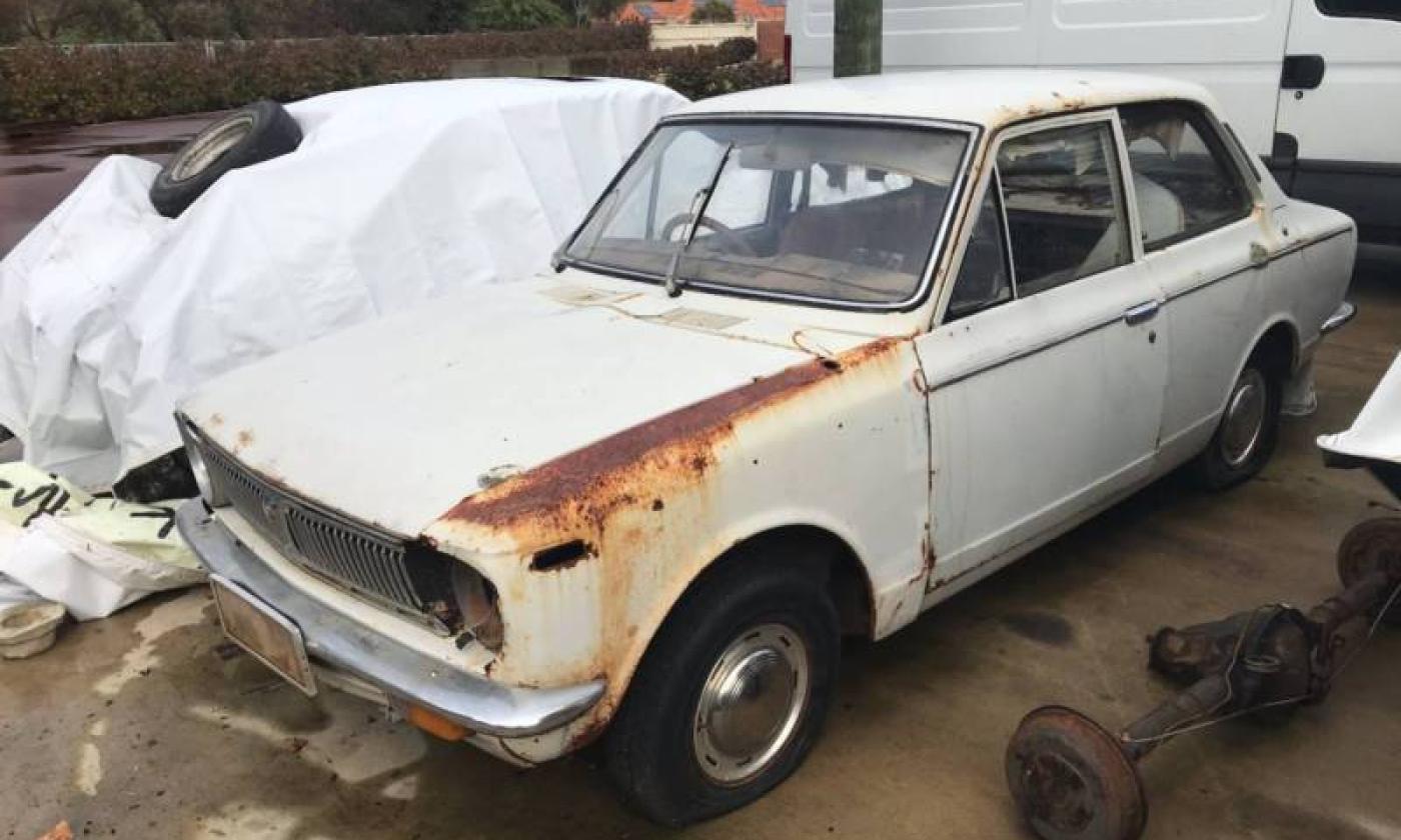 1 1970 Toyota Corolla 2-door sedan coupe unrestored images (1).JPG