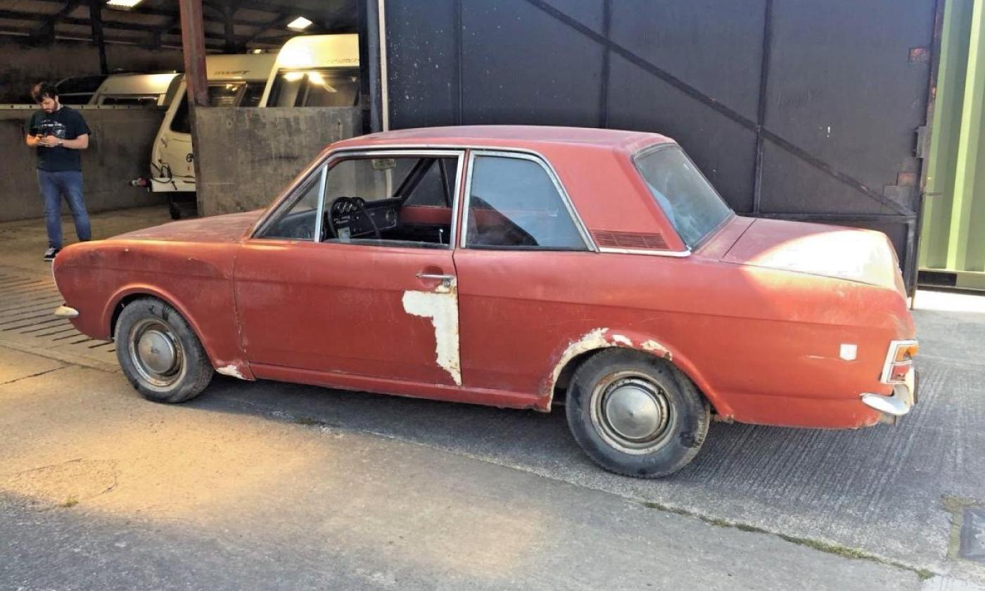 1967 Ford Cortina 1500 GT coupe manual burgundy UK (2).jpg