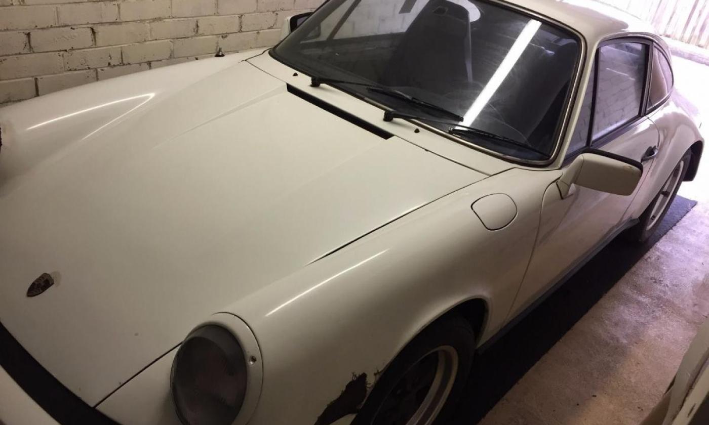 1975 911 coupe bonnet and roof.jpg