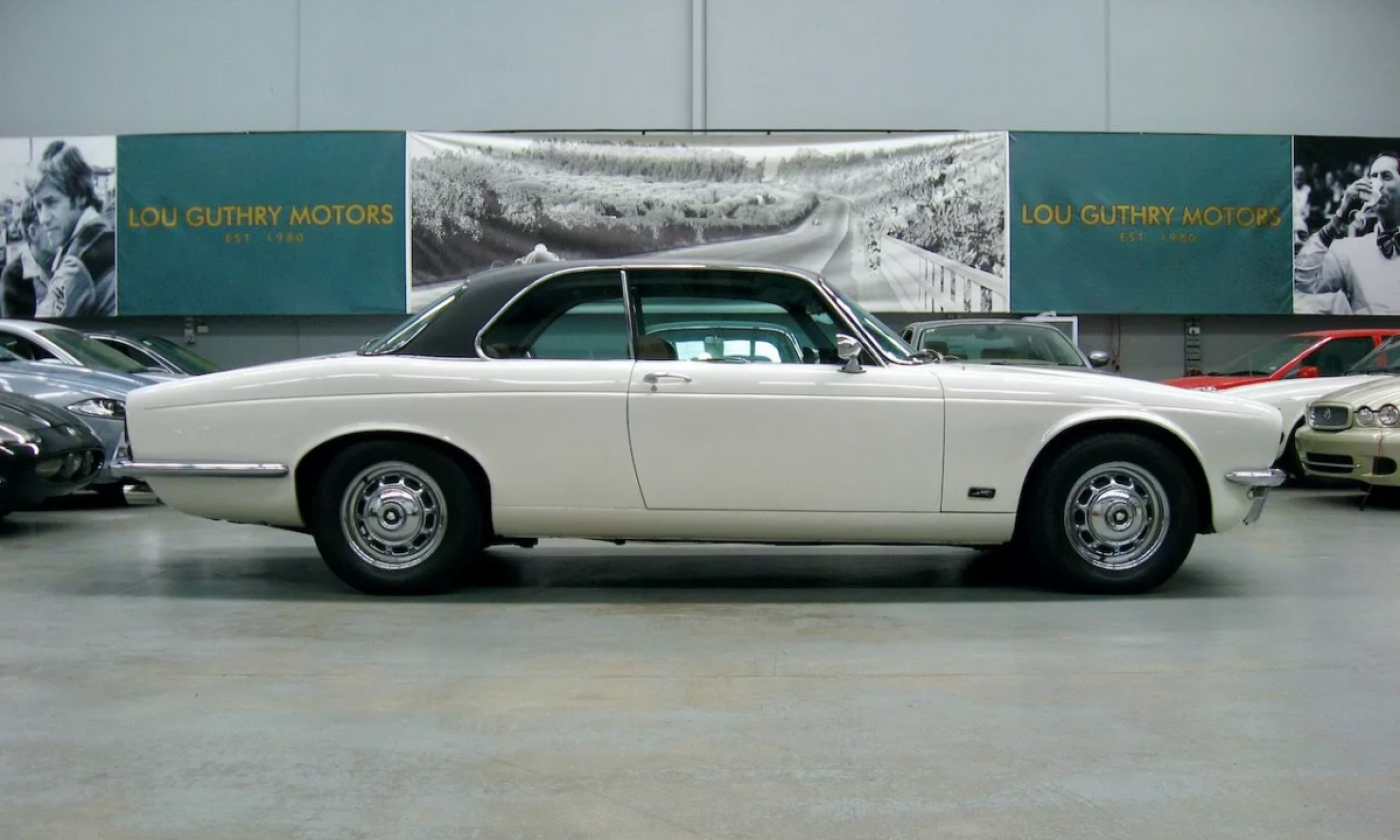 1977 Jaguar XJ-C XJC white coupe Australia (18).png
