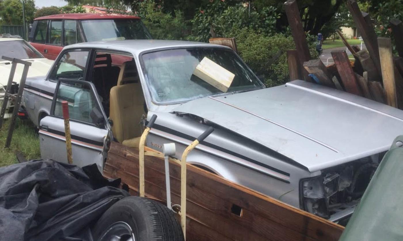 Volvo 242 GT spares wrecking (1).jpg