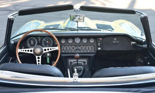 1968 Series 1.5 XKE E-type dashboard Jaguar (1).jpg
