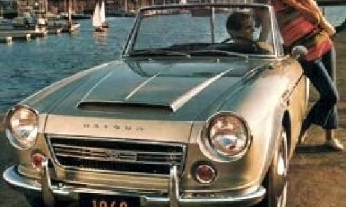 1968_Datsun_2000_Roadster 2.jpg