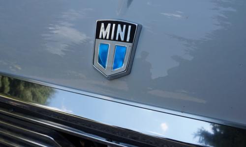 1971 MK3 MKIII Mini Cooper S front badge.jpg