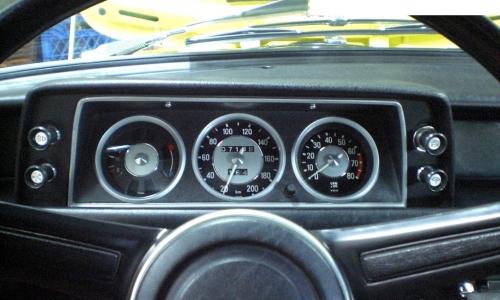 1971 instrument cluster BMW Tii.jpg