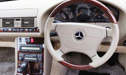 1998 Mercedes 140 coupe steering wheel timber trim image.jpg