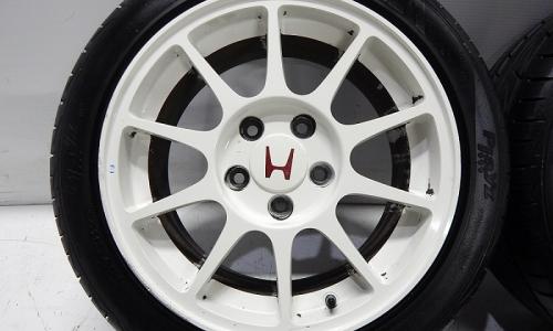 1998 Spec R Integra wheels white.jpg