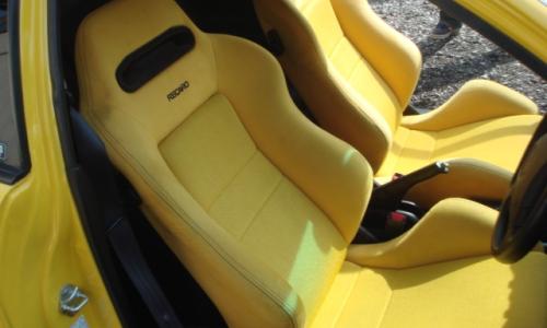 2000 spec interior yellow seats 2.jpg