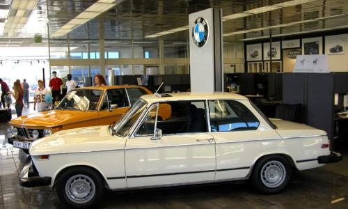 74 alloy wheel option.jpg
