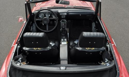 Begind seats Datsun roadster 2000.JPG