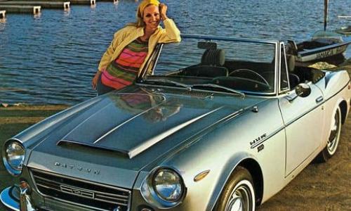 Beige Gray Metallic Datsun 2000 sports 1969 Fairlady.jpg