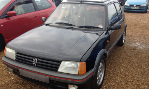 Black 205 GTI Phase 1 Peugeot.png