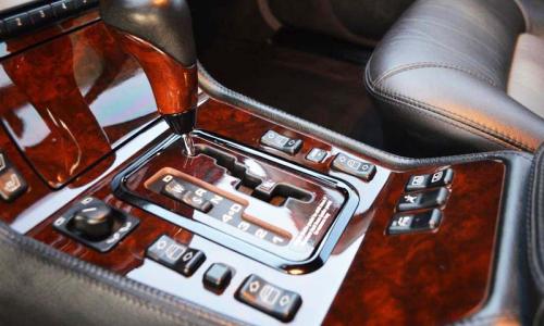 CL600 1999 USA centre console trim gear selector timber trim.jpg