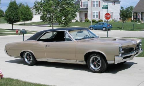Champagne Metallic 1967 Pontiac GTO.jpg