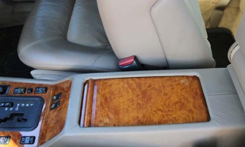 Chestnut C140 coupe Mercedes centre console lid.jpg