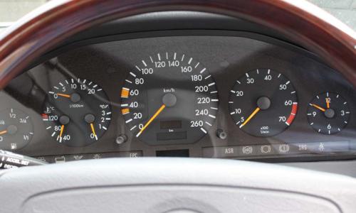 Dashboard Instruments C140 kph speedometer.jpg