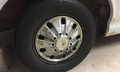 Datsun 180B SSS Coupe hardtop hubcaps Australia image (5).png