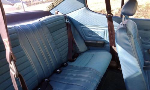 Datsun 610 180B SSS Bluebird Blue interior trim seats (2).jpg