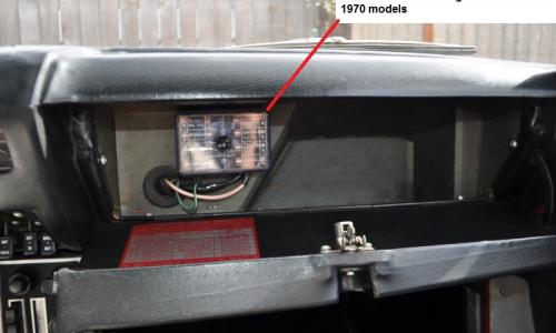 Dual row fuses in glovebox.JPG