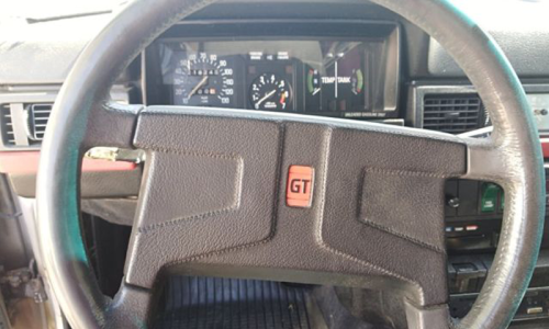 Early Volvo 242 GT steering wheel.png