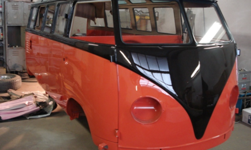 L73 Chestnut Brown over L53 Sealing Wax Red  Volkswagen Deluxe Microbus Samba paint colour (1).png