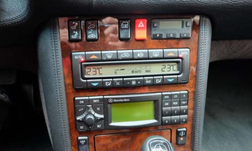 Late model C140 mercedes climate control system unit copy.jpg