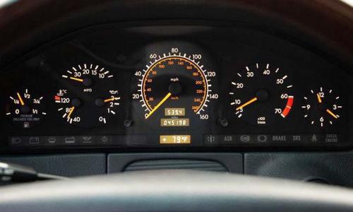 Mercedes C140 coupe combined mph kph dash instruments.jpg