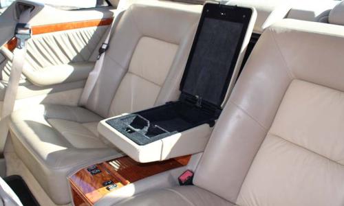 Mercedes CL500 1997 rear centre console optional compartment.jpg