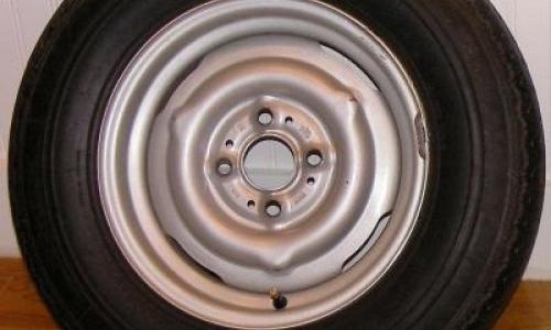 Pre 74 stock wheel without cap.jpg