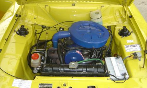 RS2000 engine bay.jpg