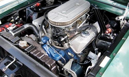 Shelby GT 500 engine.jpg