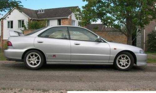 Silver Type R sedan.jpg