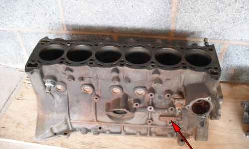 Skyline R31 GTS1 RB30 engine number location.png