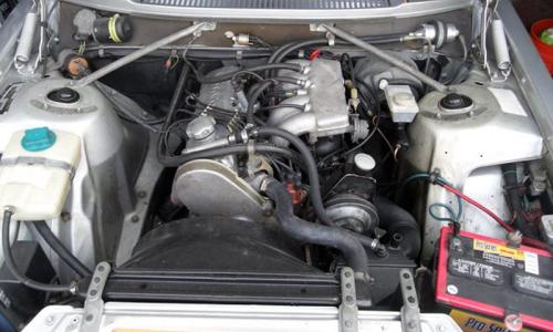 Volvo 242 GT engine image original.jpg