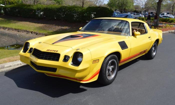 1 Bright yellow 1979 Chev Camero images restored (23).jpg