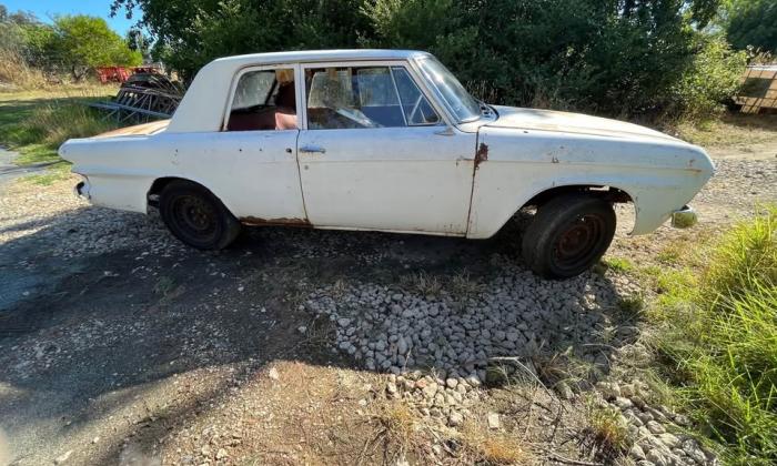 1965 Studebaker Commander Australian police car 2 door (1).jpg