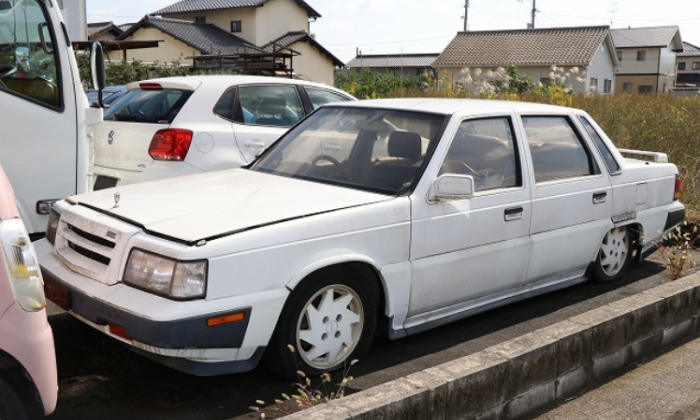 1991 Mitsubishi Debonair AMG 3000 Royal images (1).png