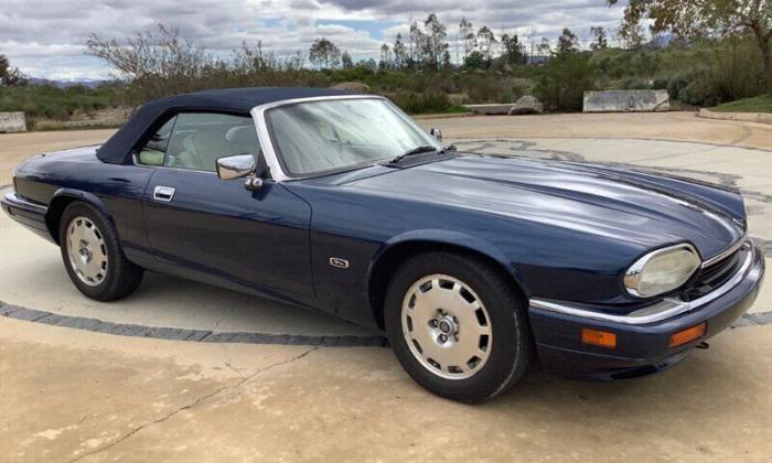 1996 Jaguar XJS convertible 6 cylinder Sapphire Blue over Oatmael leather (8).jpg