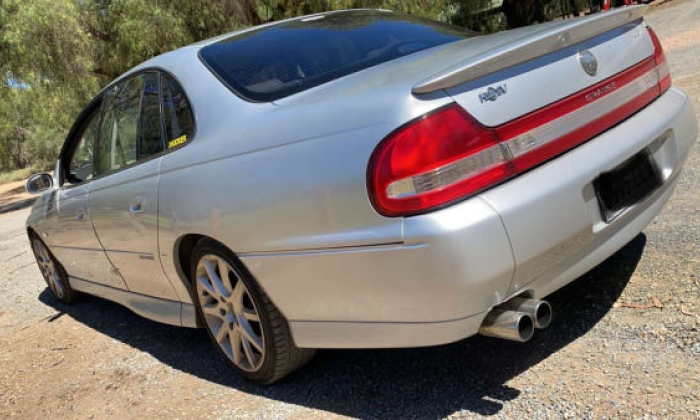 2000 HSV Grange VT silver (4).png