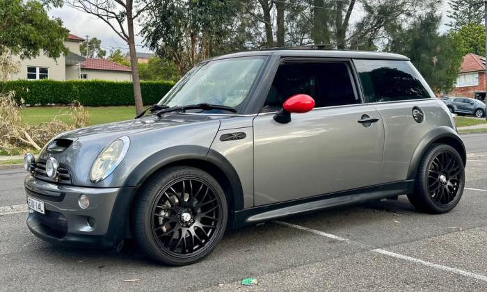 Grey JCW Mini Cooper S R53 2003 model (4).jpg
