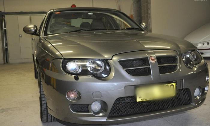 MG ZT 2609 V8 Mustang 4.6 Australia sedan (1).jpg