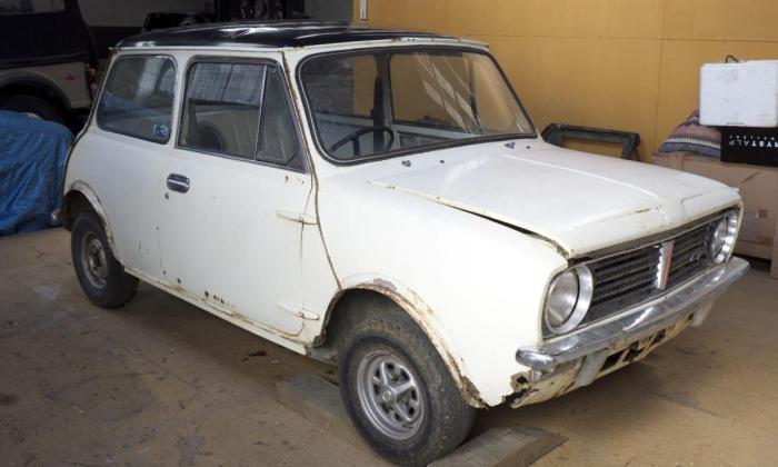 White NZ Australian Mini Clubman GT 1973 unrestored pics (1).jpg