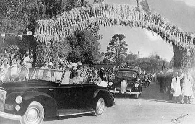 1948 Humber Pullman Royal tour of Australia 1954 5.jpg