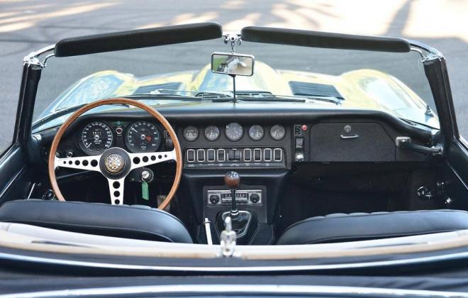 1968 Series 1.5 XKE E-type dashboard Jaguar (1).jpg