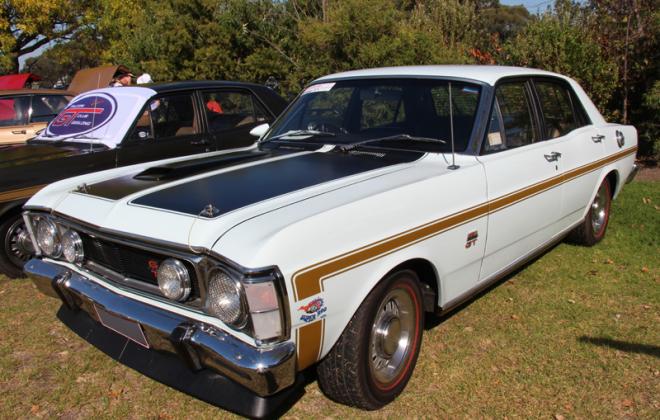 1969 1970 Falcon XW GT white with gold stripe decal (1).jpg