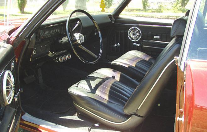 1969 Buick GS350 2Dr Hardtop Coupe Front seats and dashboard.jpg