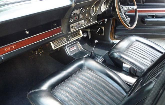 1969-1970 XW GT interior dash with air conditioning.jpg