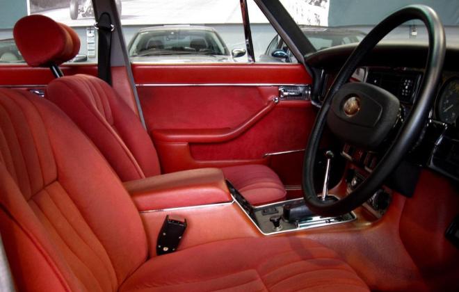 1976 Jaguar XJ V12 5.3L Front red seats.jpg